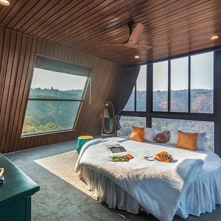 Saffronstays A Vantage, Panchgani - A Pyramid Shaped Unique Luxury Villa With Infinity Valley Views Buitenkant foto