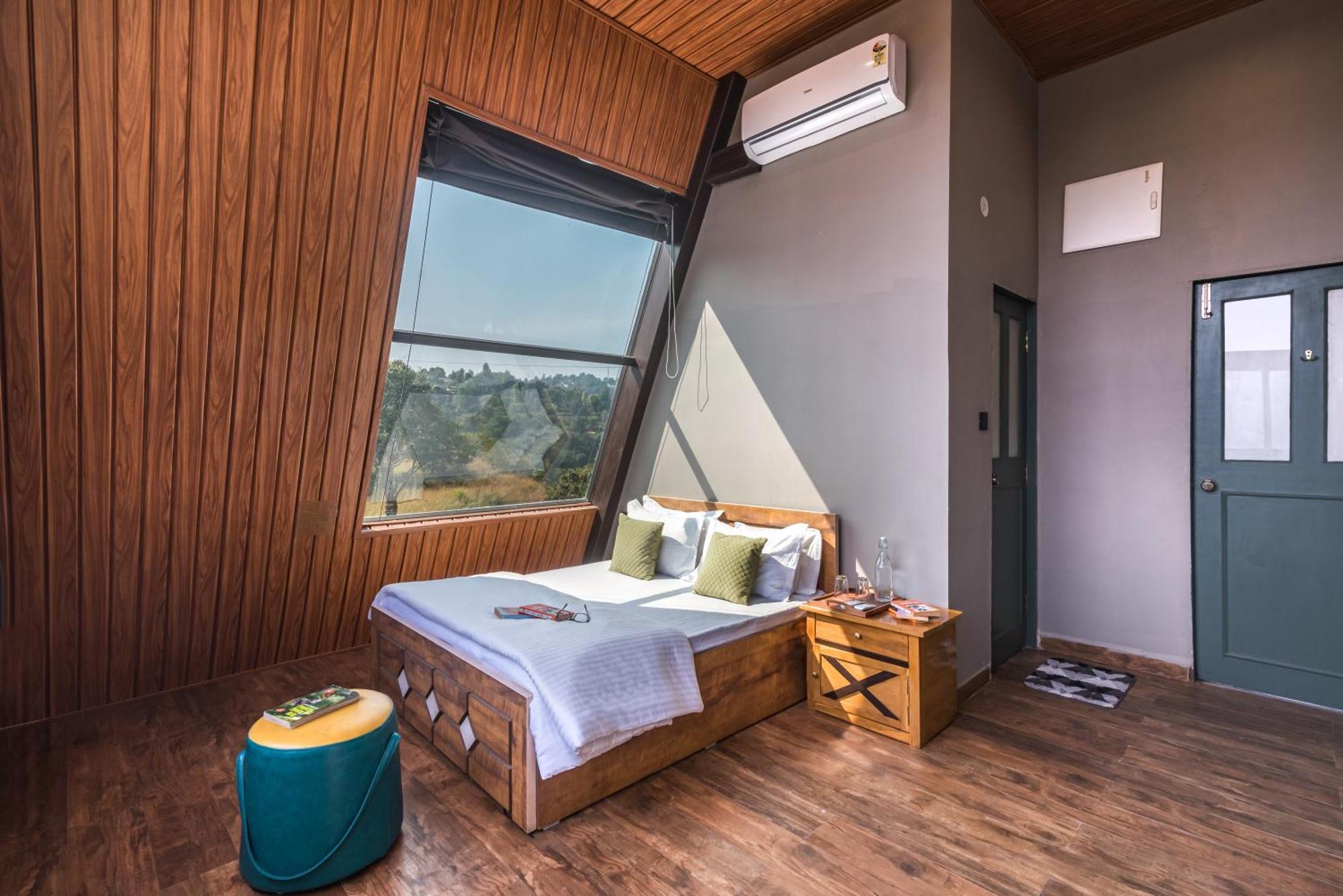 Saffronstays A Vantage, Panchgani - A Pyramid Shaped Unique Luxury Villa With Infinity Valley Views Buitenkant foto